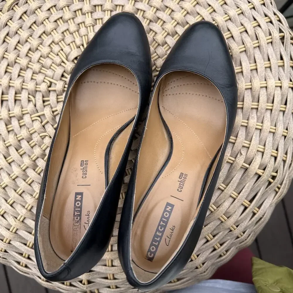 Collection by Clarks Women's 9.5 US 41 EU Pump Heels Black Soft Cushion